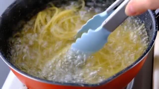 イタリアン パスタ 茹でる 沸騰 調理の動画|無料の動画素材サイト「動画AC」