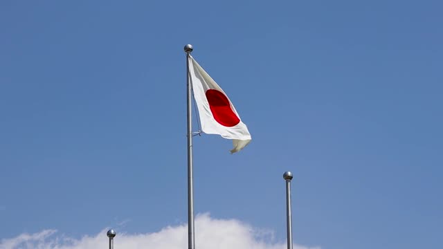 風で揺れている日本の国旗の動画|無料の動画素材サイト「動画AC」