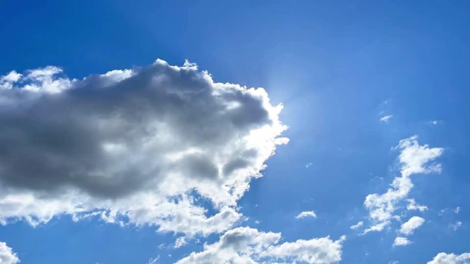 青空に流れる雲のタイムラプスの動画｜無料の動画素材サイト「動画AC」