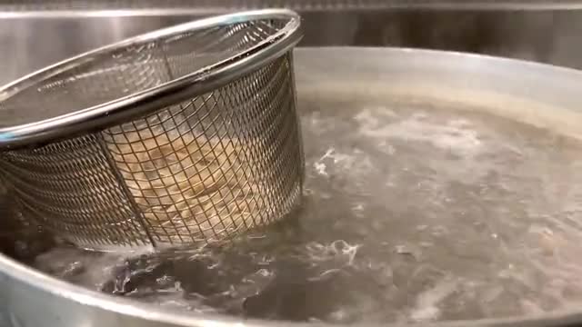 そばをてぼで茹でるの動画|無料の動画素材サイト「動画AC」
