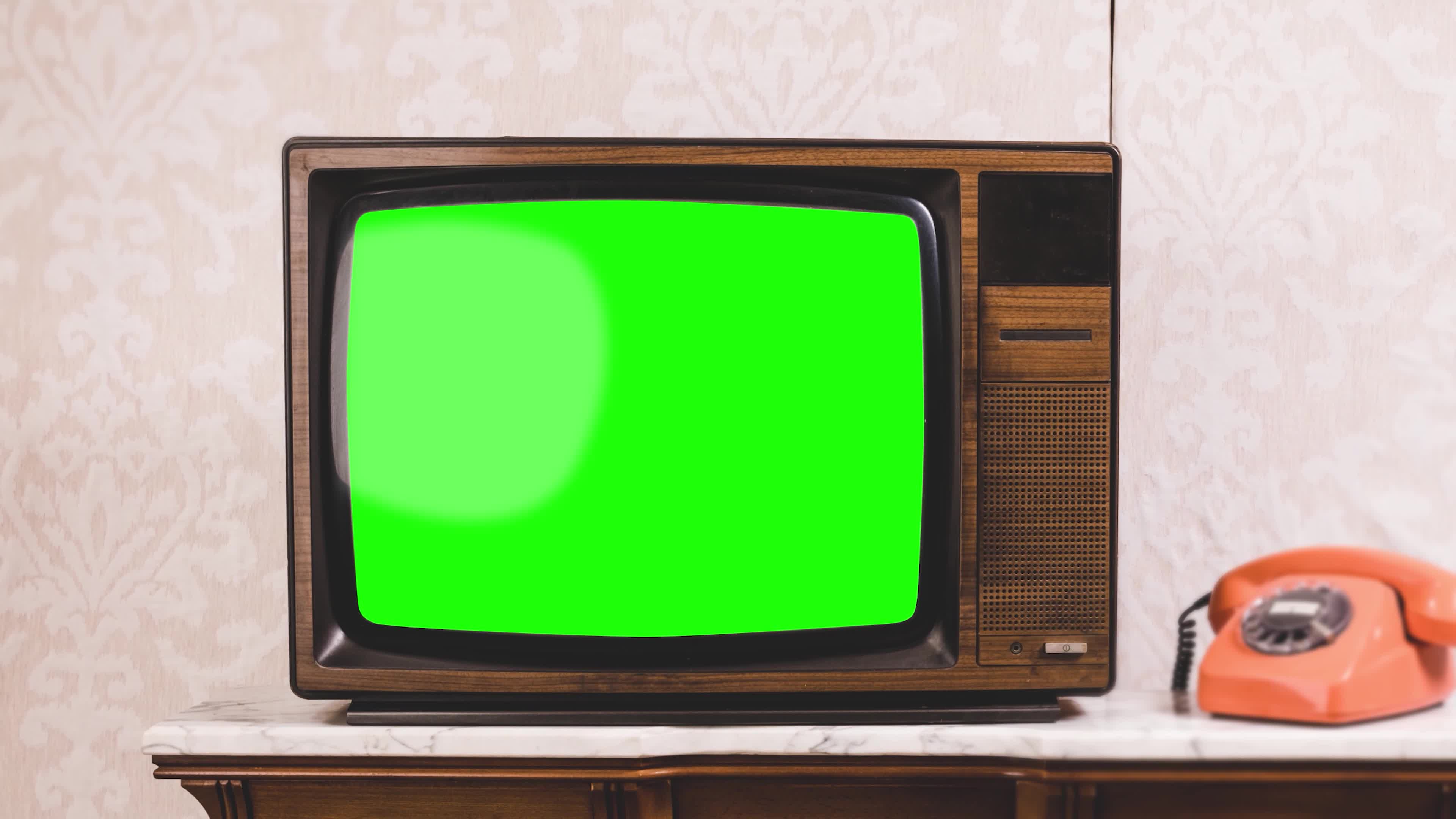 アナログテレビ　ブラウン管テレビ ブラウン管テレビのようなレトロデザインのゲーミング液晶がJAPANNEXT